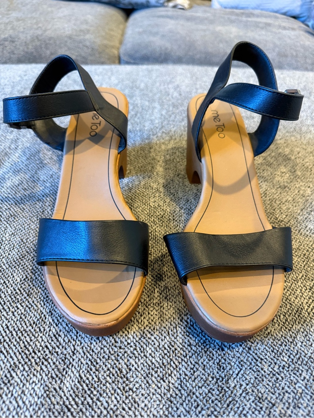 me too Black Leather Open-Toe Ankle-Strap Block Sandals